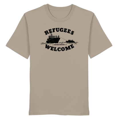 Refugees Welcome at sea (Schwarz) - T-Shirt